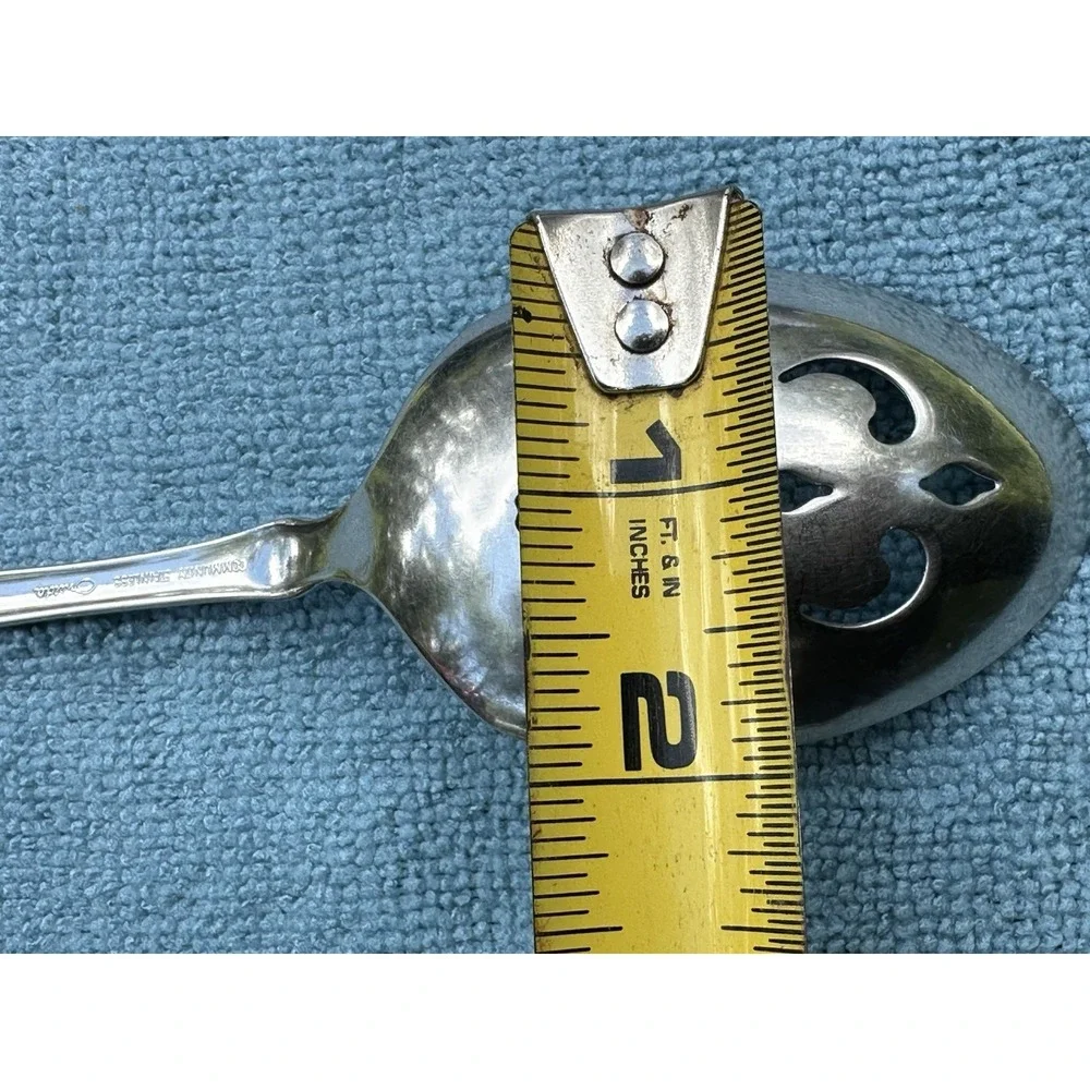 Oneida Community Louisiana Pierced Serving Spoon Stainless Flatware 8.5
